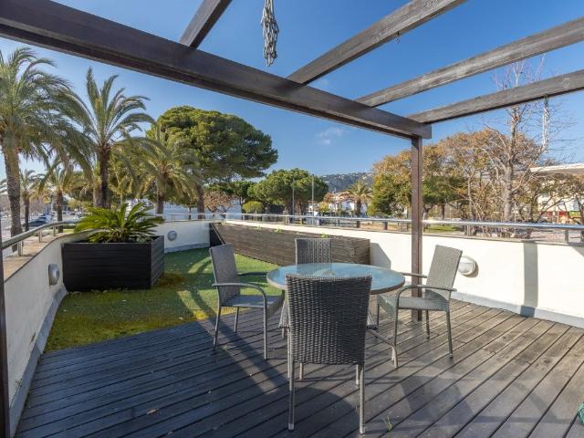 Dúplex con terraza y licencia turística en Port d'Aro 70m² Castell Platja d'Aro