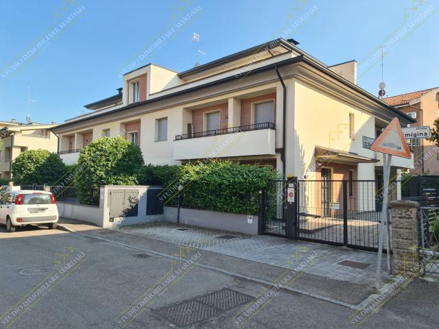 DUPLEX CON TERRAZZO AL PIANO ULTIMO, VILLAGGIO ARTIGIANO