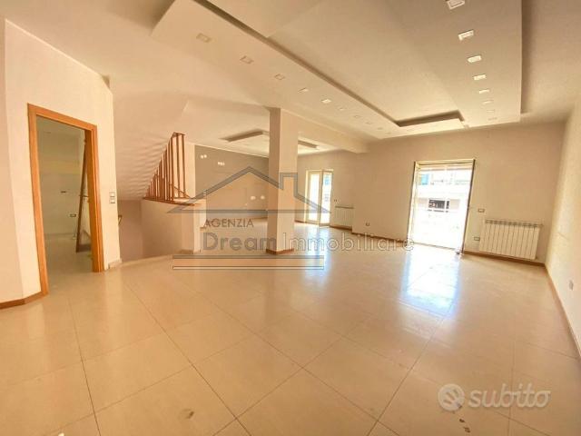 Duplex con terrazzo Via E.Montale