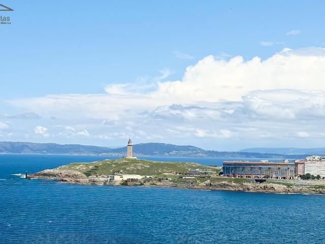 Dúplex con vistas al mar y a la Torre de Hércules