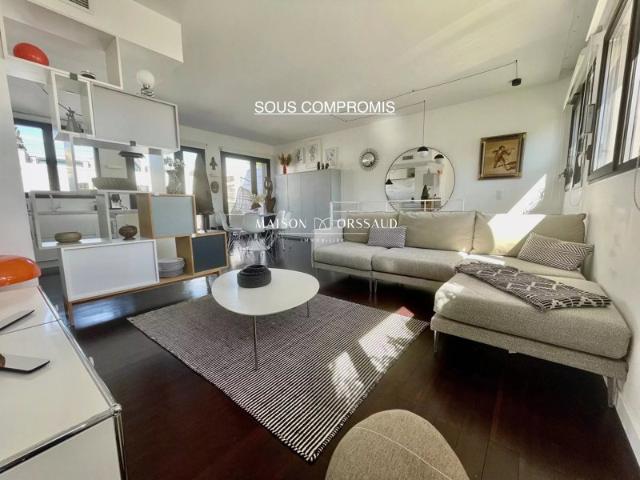 DUPLEX CONFIDENTIEL AU COEUR DES ARCEAUX AVEC TERRASSE ET PARKING PRIVÉ