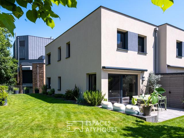 Duplex contemporain avec jardin paysagé