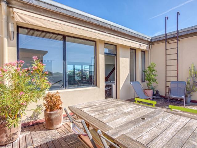 Duplex contemporain avec sa terrasse dans le ciel