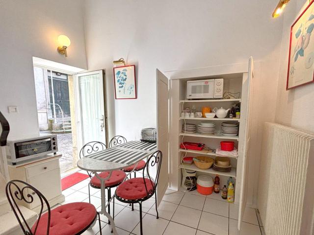 Duplex chauffé et rénové en quartier résidentiel