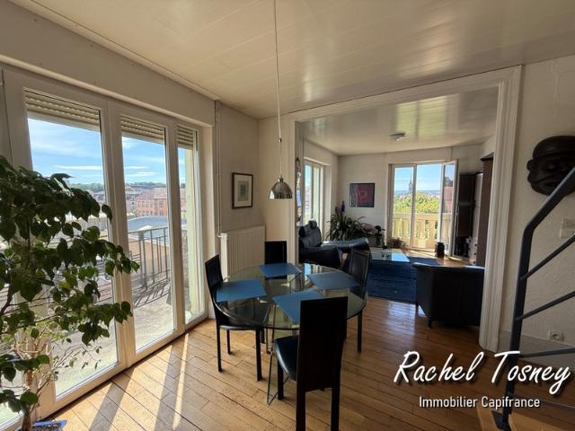 DUPLEX à vendre 4 pièces BELFORT 90 BALCON, et PLACE DE PARKING DANS COUR PRIVÉE !