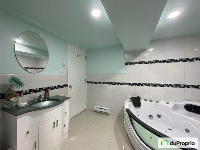 Duplex à vendre Côte des Neiges / Notre Dame de Grâce 5 chambres #1102