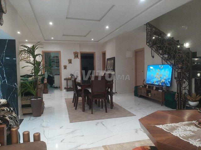 Duplex à vendre à sidi maarouf 240m²