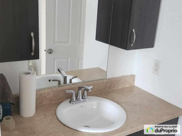 Duplex à vendre Granby 1 chambre 1 salle de bain #1104