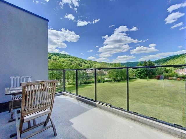Duplex à vendre pour 549000 euro avec 3 chambres à coucher
