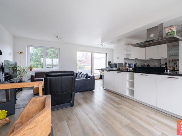 Duplex à vendre pour 599000 euro avec 3 chambres à coucher