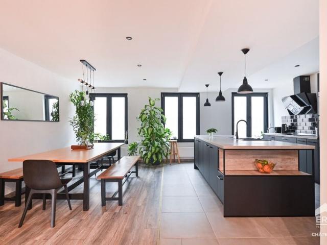 Duplex à vendre pour 295000 euro avec 2 chambres à coucher