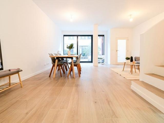 Duplex à vendre pour 320000 euro avec 2 chambres à coucher