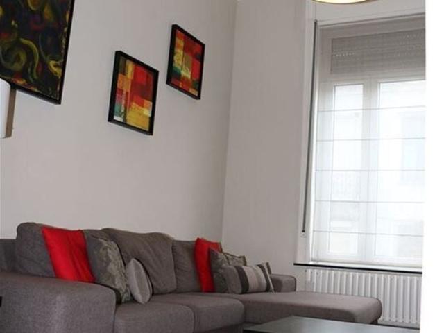 Duplex à louer pour 1950 euro avec 3 chambres à coucher