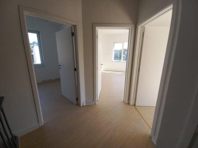 DUPLEX A LOUER PRIVE OU COMMERCIAL