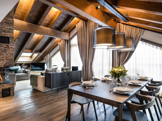 Duplex à Méribel Trois Vallées avec vue sur les Alpes et votre propre spa privé
