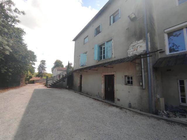 Duplex à rénover entièrement
