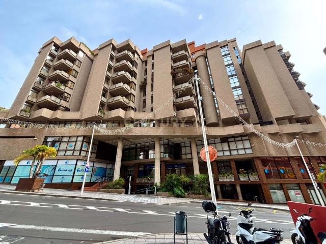 Dúplex amueblado con excelente ubicación. Con mucha luz, reformado y listo para entrar a vivir