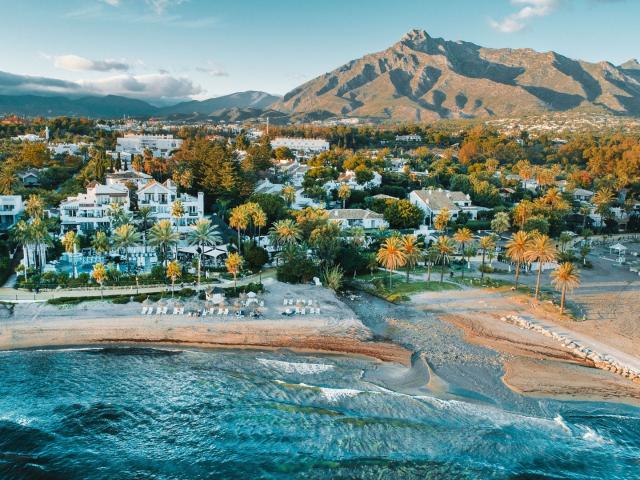 Dúplex amueblado frente al mar en Puente Romano Marbella