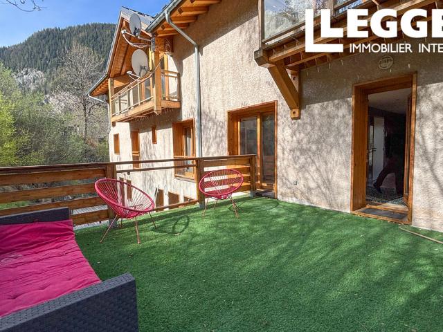 Duplex appartement avec deux grandes chambres et 22m² terrasse. Peisey Village seulement quelques mètres