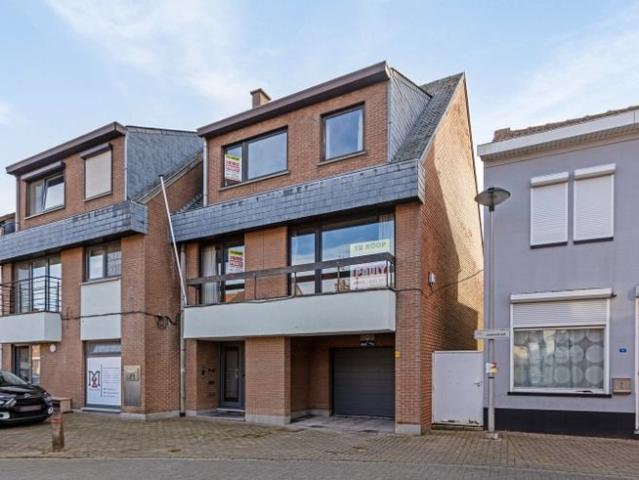 Duplex appartement, ruime leefruimte, 3 slpk, terras + ga.
