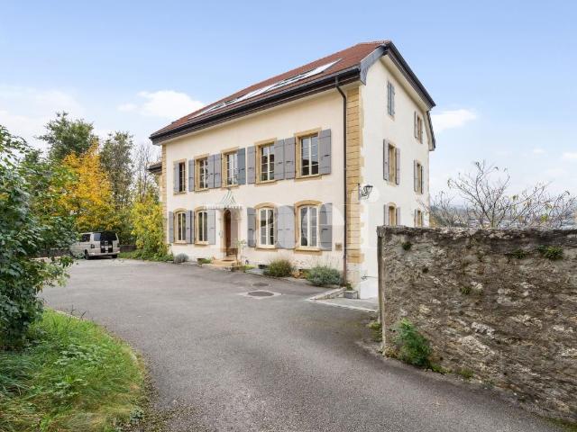 Duplex au coeur du village de Colombier