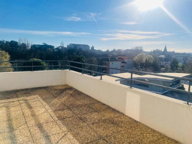 Duplex avec terrasse et garage