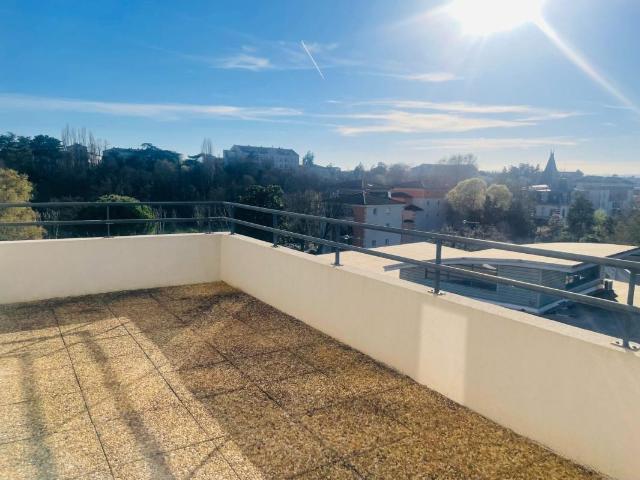 Duplex avec terrasse et garage
