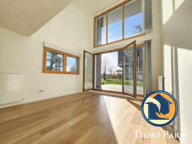 Duplex avec TROIS chambres et terrasse privative TIEMO PARIS, Paris 8ème