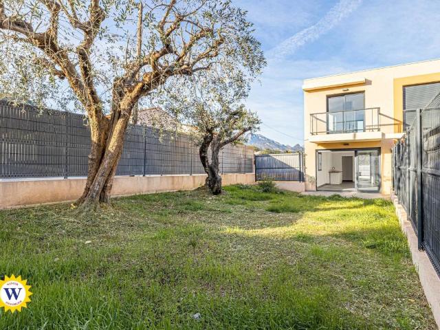 Duplex avec grand jardin et double parking, au cœur des Plans de Carros