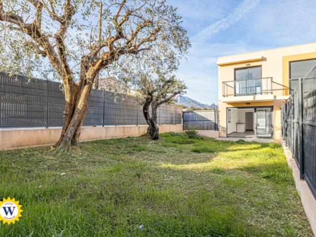 Duplex avec grand jardin et double parking, au cœur des Plans de Carros