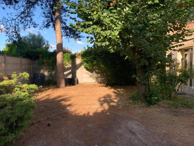 Duplex dans maison ancienne avec garage