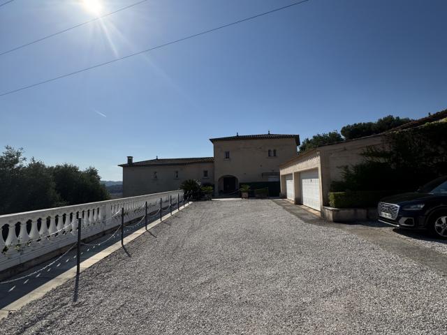 Duplex dans residence de standing Grasse Secteur Saint Jacques Sud