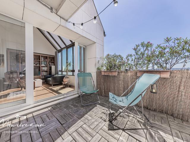 Duplex de 107m2 avec terrasse, parkings et cave
