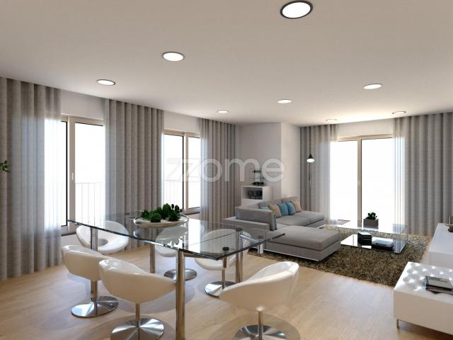 Duplex de 3+1 Quartos com Terraço e Vista Aberta
