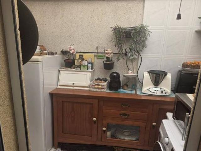 Dúplex de 4 dormitorios con terraza y vistas despejadas cerca del mar