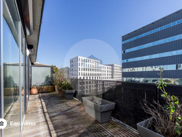 Duplex de 84 m2 avec terrasse de 40m2 en dernier étage à Bou