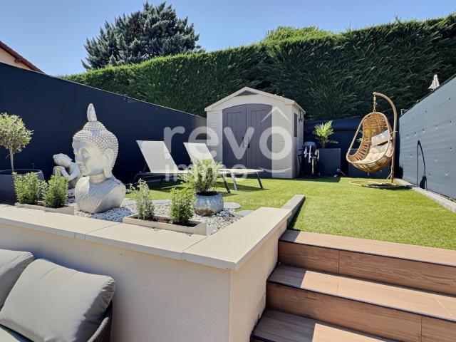 Duplex de 93m2 avec jardins et stationnements
