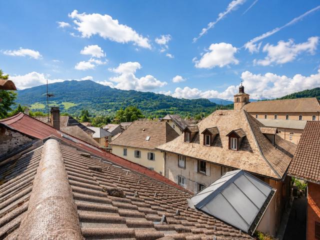 DUPLEX DE CARACTÈRE AU SEIN D’UN IMMEUBLE EMBLÉMATIQUE DE TANINGES