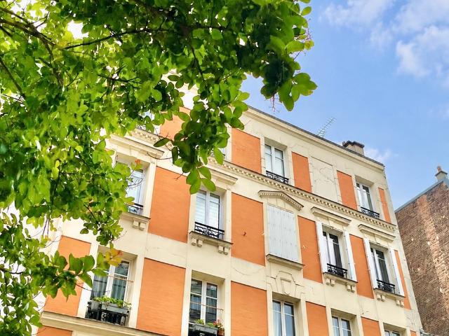 Duplex de caractère dans un immeuble ancien sur cour