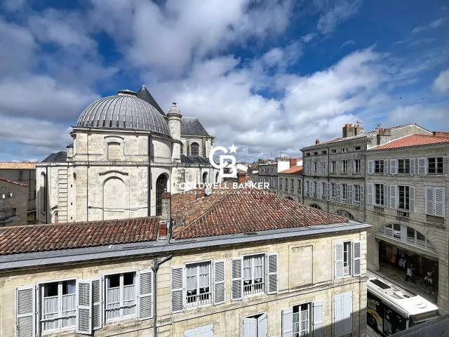 Duplex de caractère face à la Cathédrale 109m² La Rochelle
