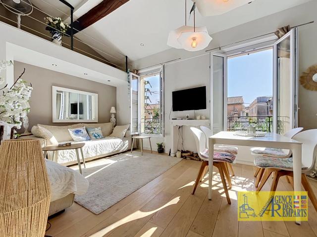 Duplex de charme au coeur du Vieil Antibes