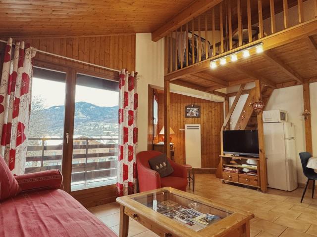 Duplex de deux chambres orienté sud et ouest avec parking, S. 47m² Samoëns