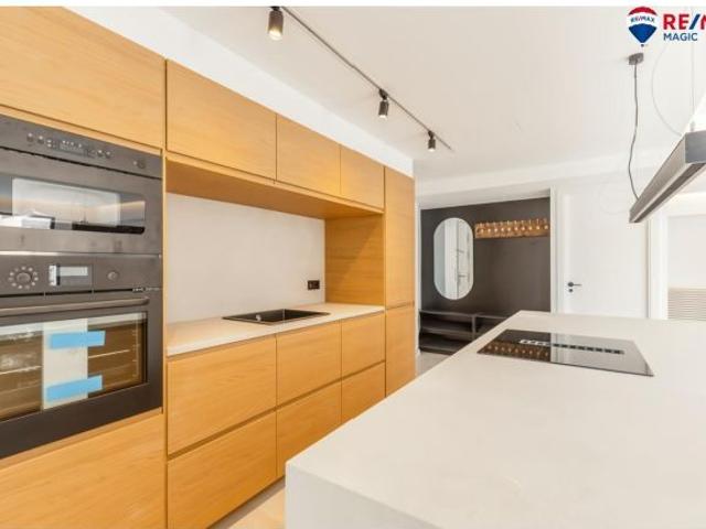 Dúplex de diseño lleno de luz con terrazas y vistas abiertas en Lloseta