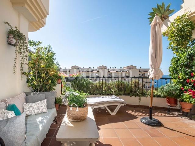 Dúplex de estilo mediterráneo con vistas al mar en Mascarat 80m² Altea