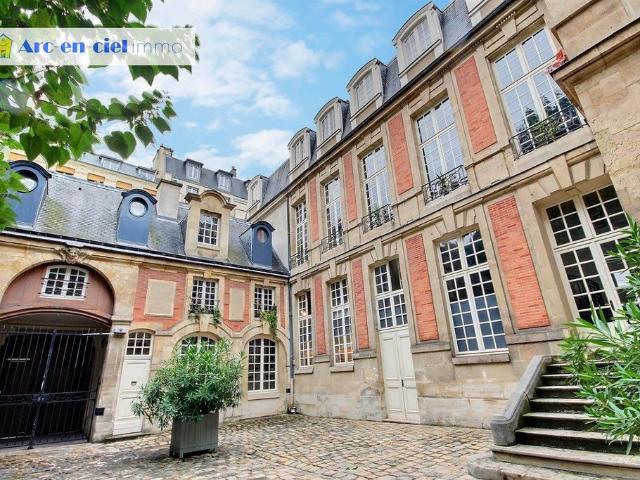 Duplex de luxe de 2 chambres en vente Temple, Rambuteau – Francs Bourgeois, Réaumur, France