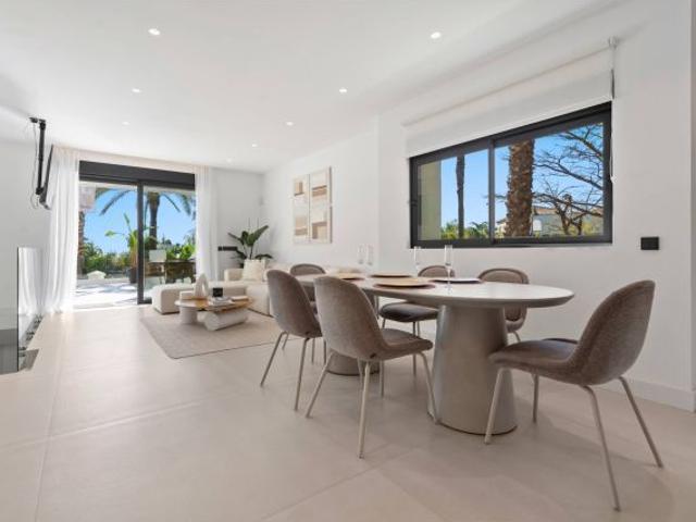 Dúplex de lujo con piscina privada en Paraíso Barronal, Estepona