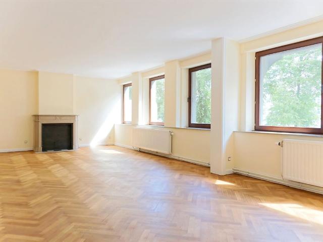 DUPLEX DE STANDING 2 CHAMBRES BUREAU TERRASSE