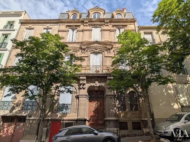 Duplex de prestige – 268 m² – Terrasse – Caves – Cachet préservé