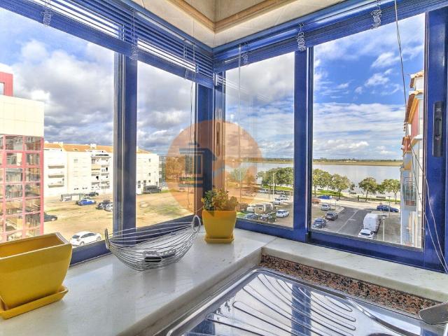Duplex de prestígio com garagem privativa e vista rio Vila. 61m² Vila Real De Santo António