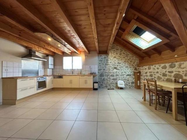 Duplex de type 4 plein de charme et de cachet